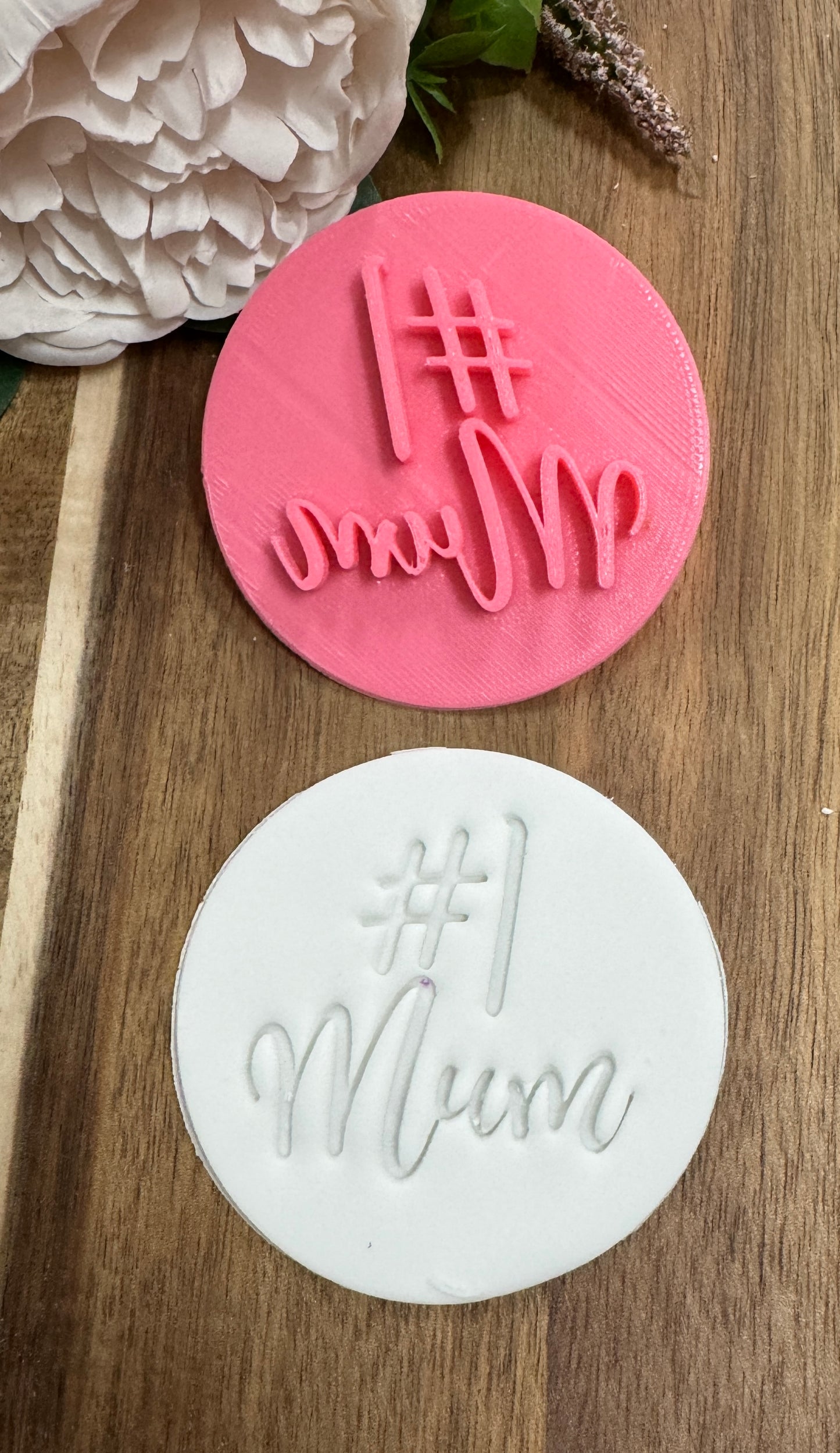 7cm no 1 mum mothers day embosser 1