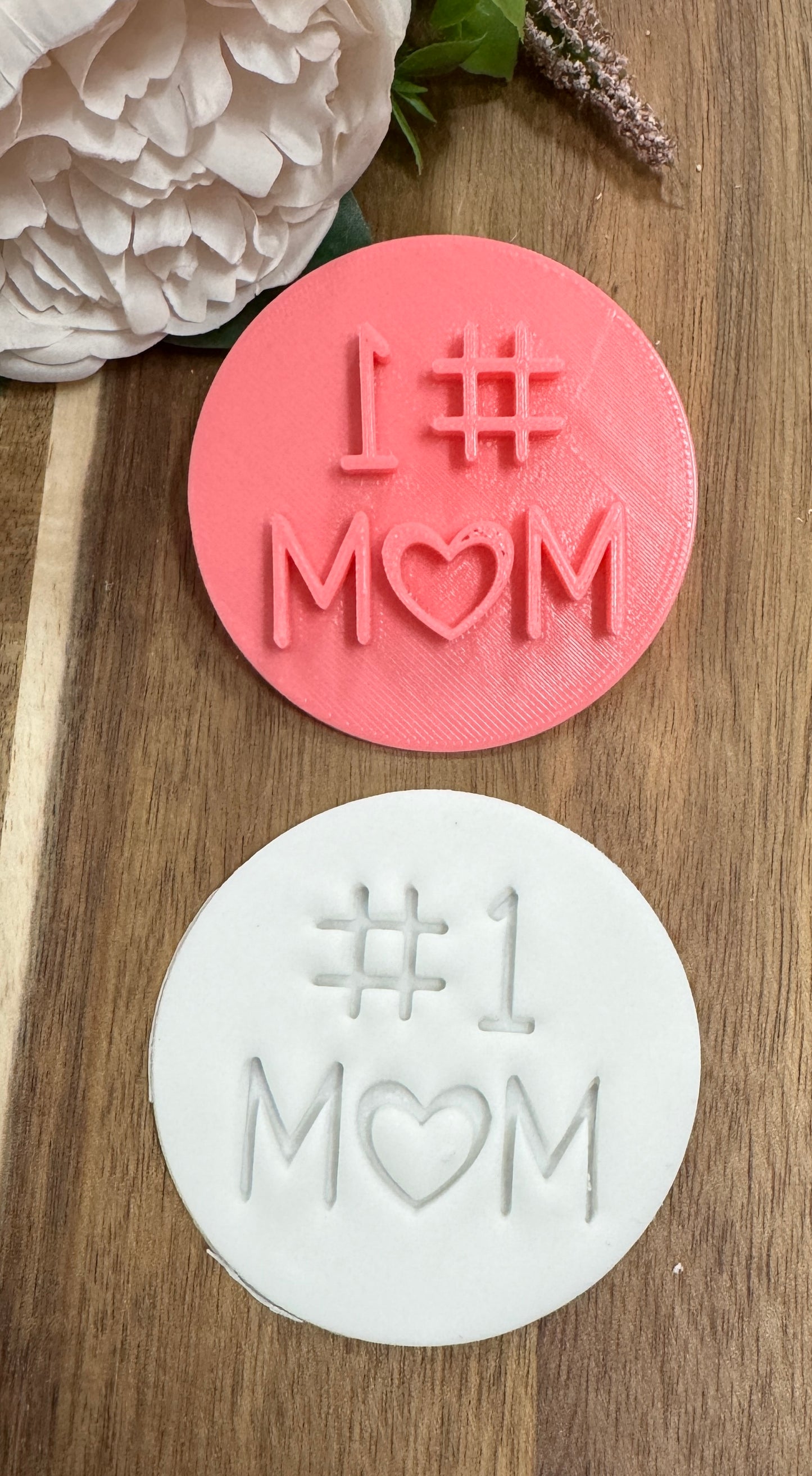 7cm no 1 mum mothers day embosser 2