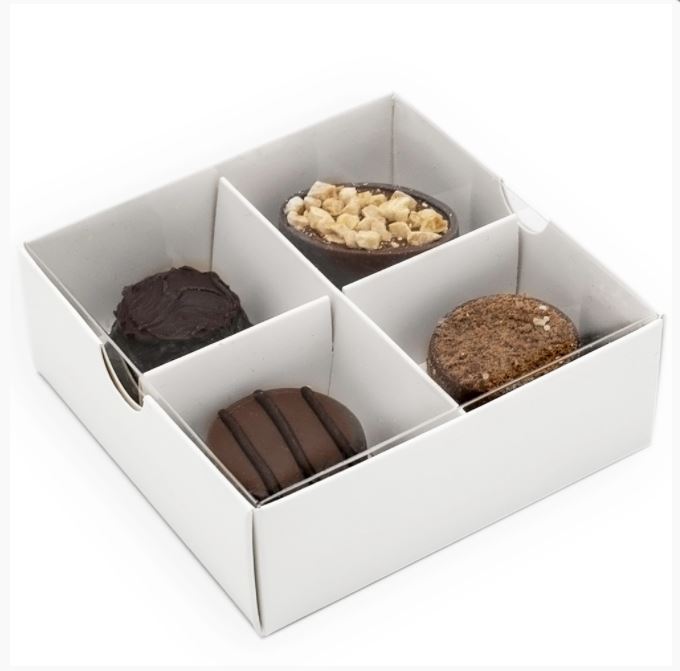 4 Chocolate Box with Clear Lid 8x8x3cm